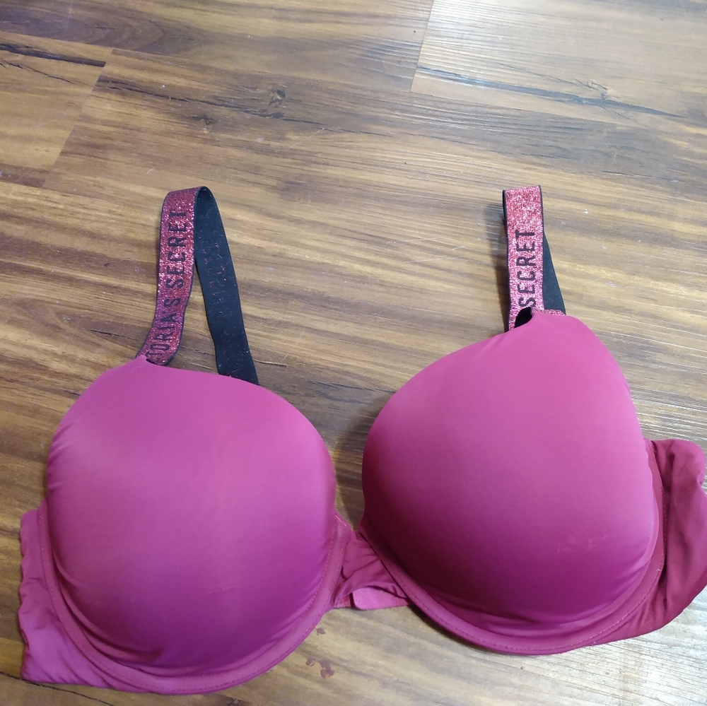 Victoria Secret push up T-shirt bra